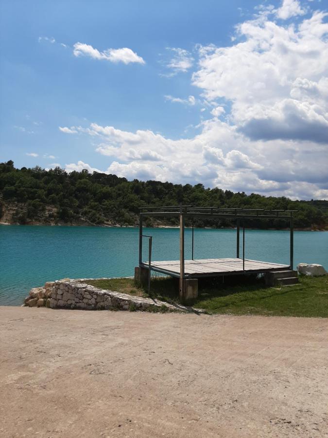 Le Logis Des Templiers Appartement Climatise Régusse 外观 照片